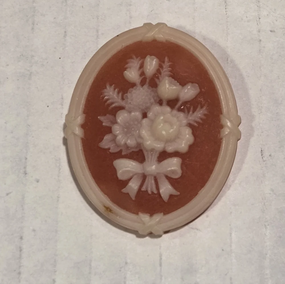 Avon Vintage Carved Resin Plastic Floral Brooch
